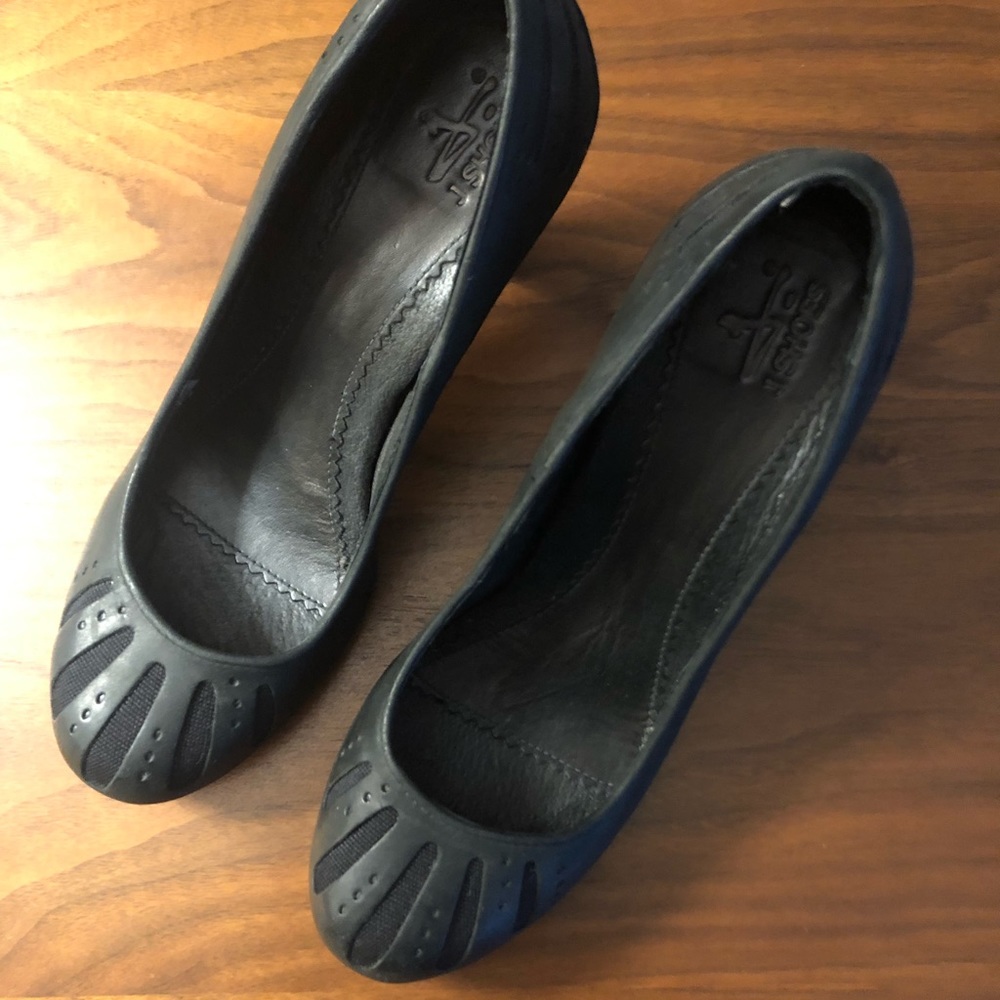 J Shoes Black Pump